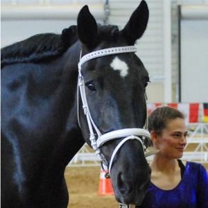 Meet your Posher, Michaela